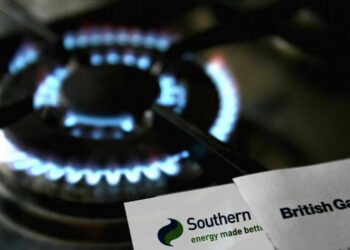 A gas hob with a British Gas bill as British Gas today said it was cutting its gas and electricity prices from next month. PRESS ASSOCIATION Photo. Picture date: Thursday February 8, 2007. The energy supplier, which is part of Centrica, will cut standard tariffs for gas by 17% and electricity by 11%. As a result, the average annual dual fuel bill for its customers will fall by  167 to  953. See PA story CITY Centrica. Photo credit should read: Owen Humphreys/PA Wire