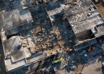 Secuelas devastadoras del centro comercial donde 18 murieron en el ataque aéreo ruso