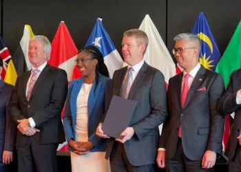Reino Unido se convierte en el primer país de Europa en unirse al tratado de libre comercio transpacífico